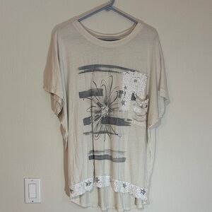 Italian New Collection Beige Floral Graphic Tee (L)